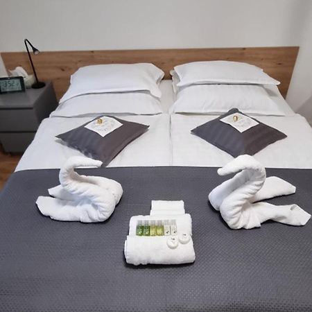 Studio Apartment Naehe S-Bahn Inklusive Parkplatz Oberesslingen Buitenkant foto